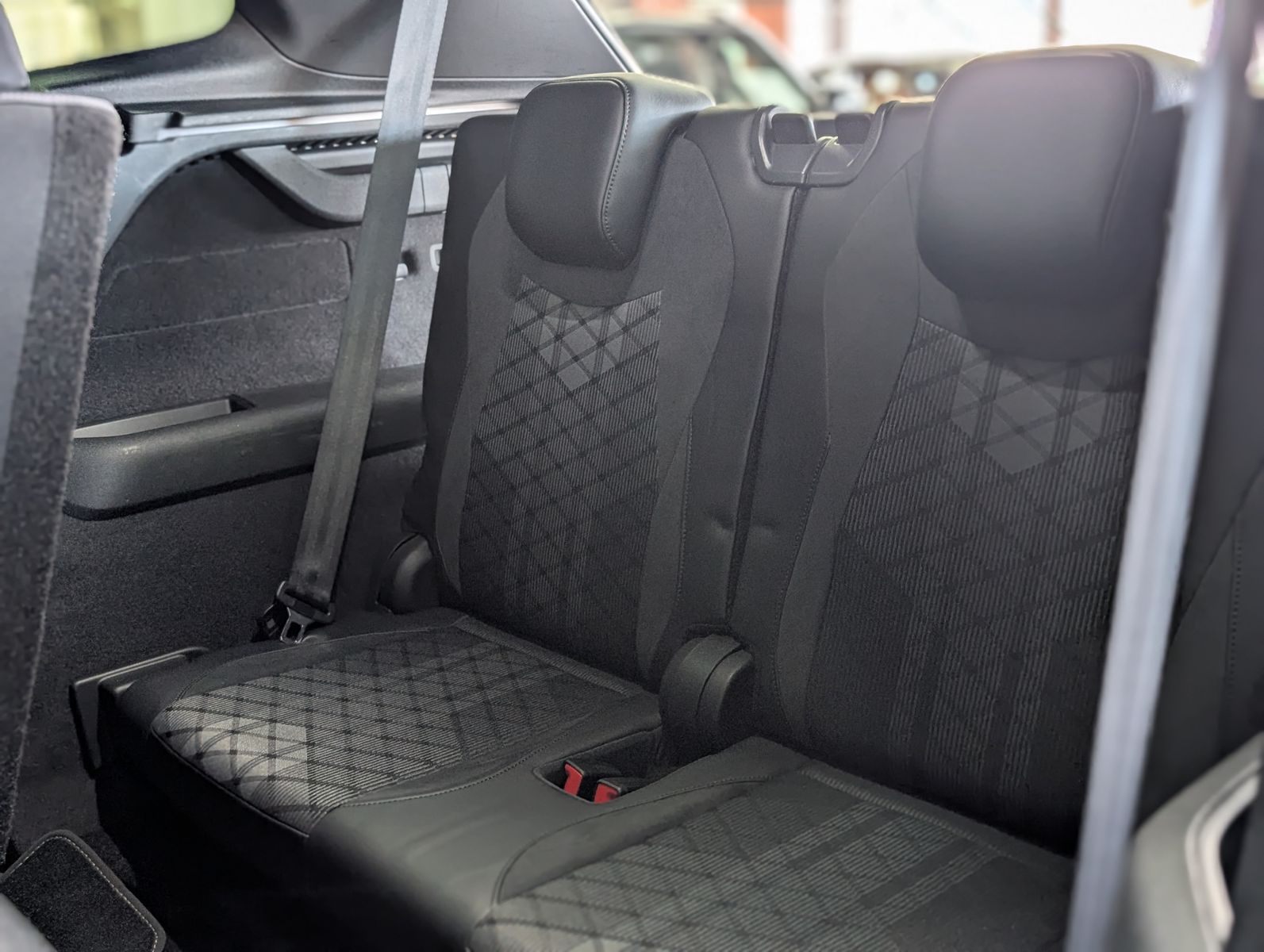 Fahrzeugabbildung Volkswagen Tayron R-Line 360°H&K LAUNCH PANO IQ-LIGHT AHK 7