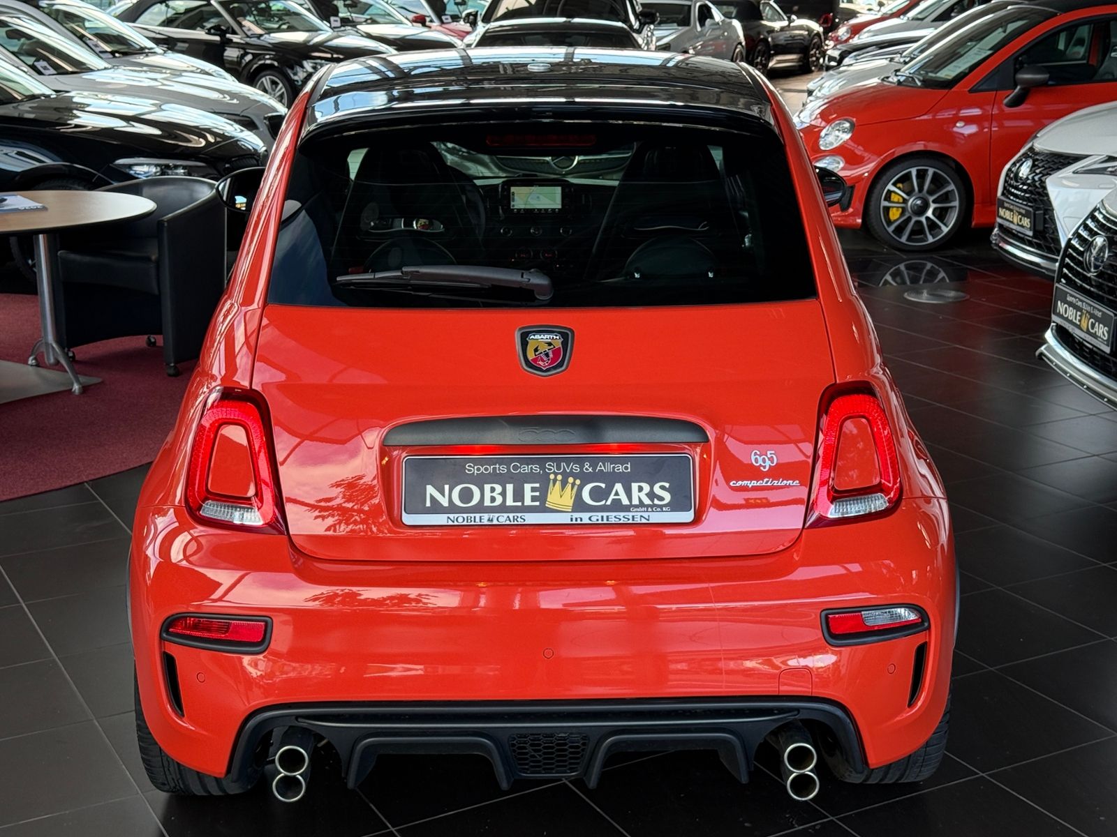 Fahrzeugabbildung Abarth 695 Competizione BEATS NAVI SABELT