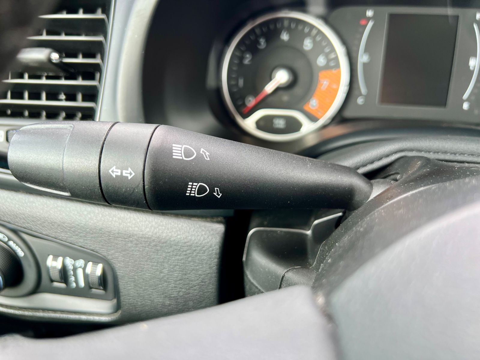 JEEP Renegade Night Eagle AAC DAB GZJR NSW CARPLAY