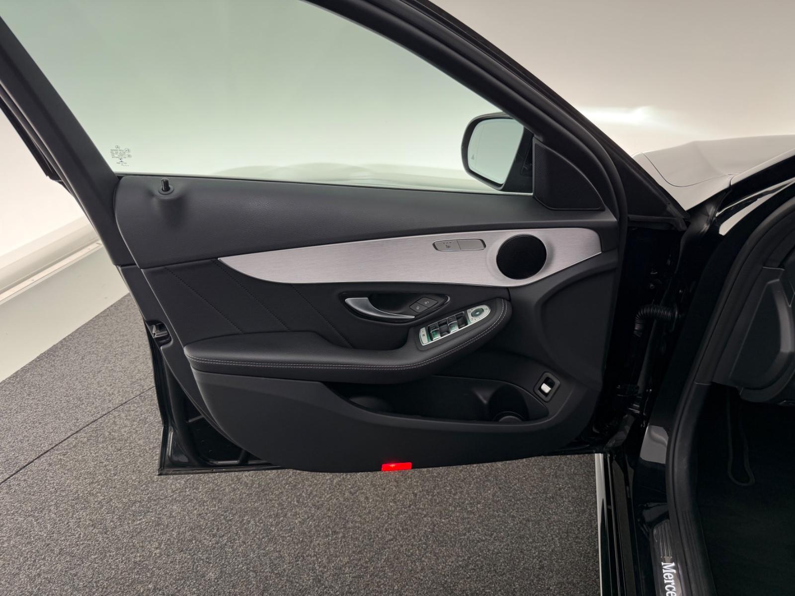 Mercedes-Benz C-Class T-Modell*AMG LINE*LED-R.KAM-TOT.W-AMBIENTE, миниатюра 21
