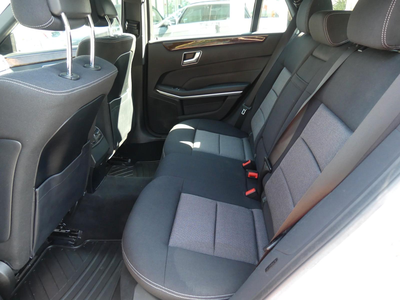 Mercedes-Benz E 220  T-Modell BlueEfficiency Automatik