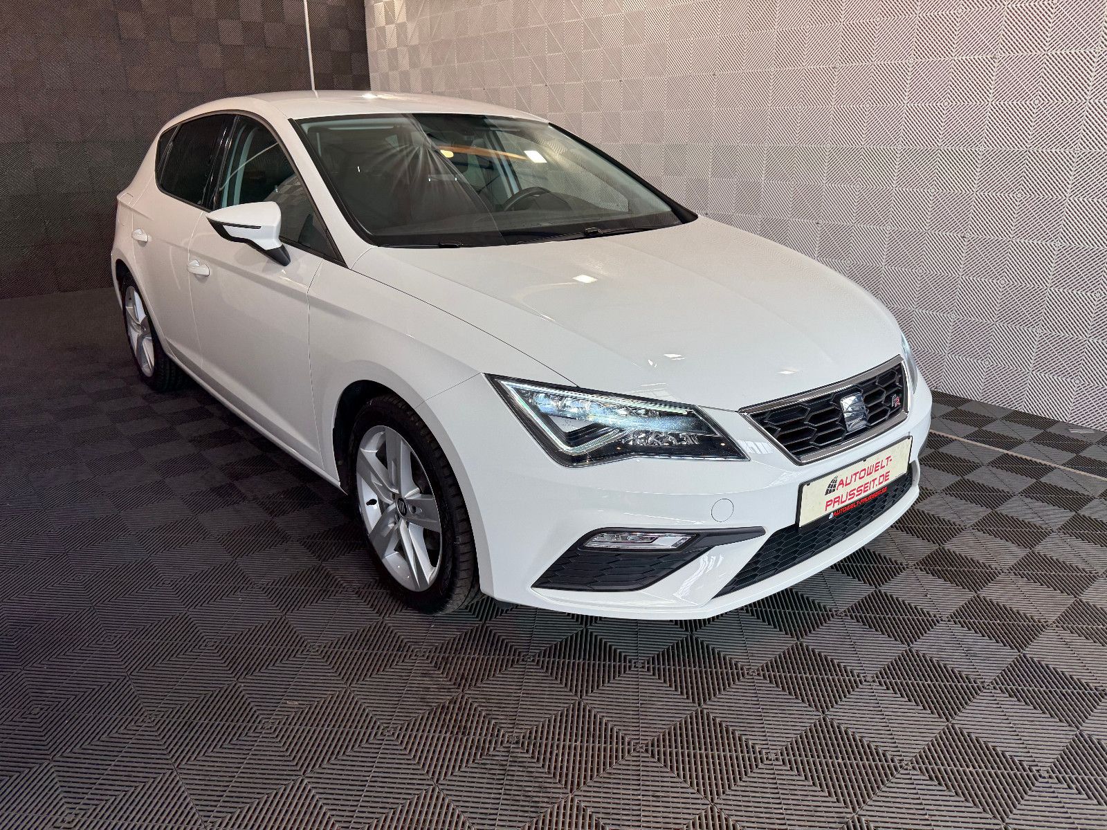 Gebrauchtwagen Seat Leon Leon*FR*LED-TEMPO-SPORTSITZE-PDC-BLUETOOTH-KLIMA in Horb am Neckar