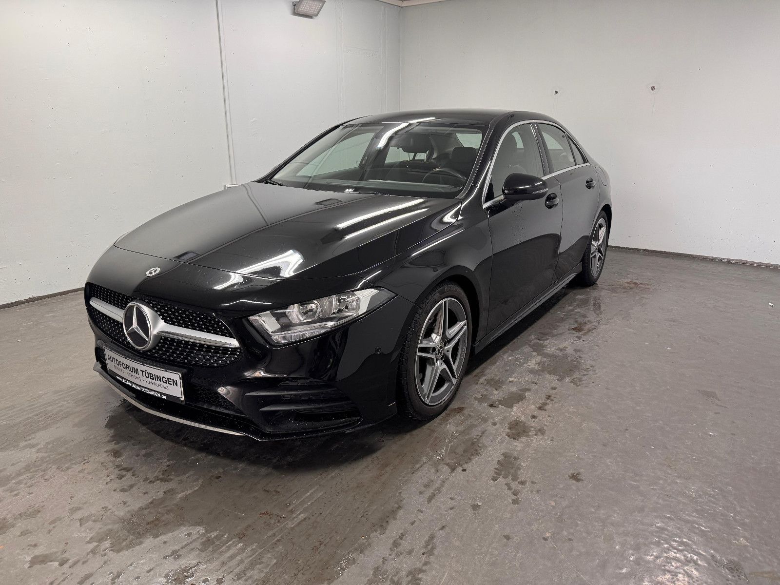 Fahrzeugabbildung Mercedes-Benz A 200 d 4MATIC DCT LImousine *AMG-LINE*KAMERA*