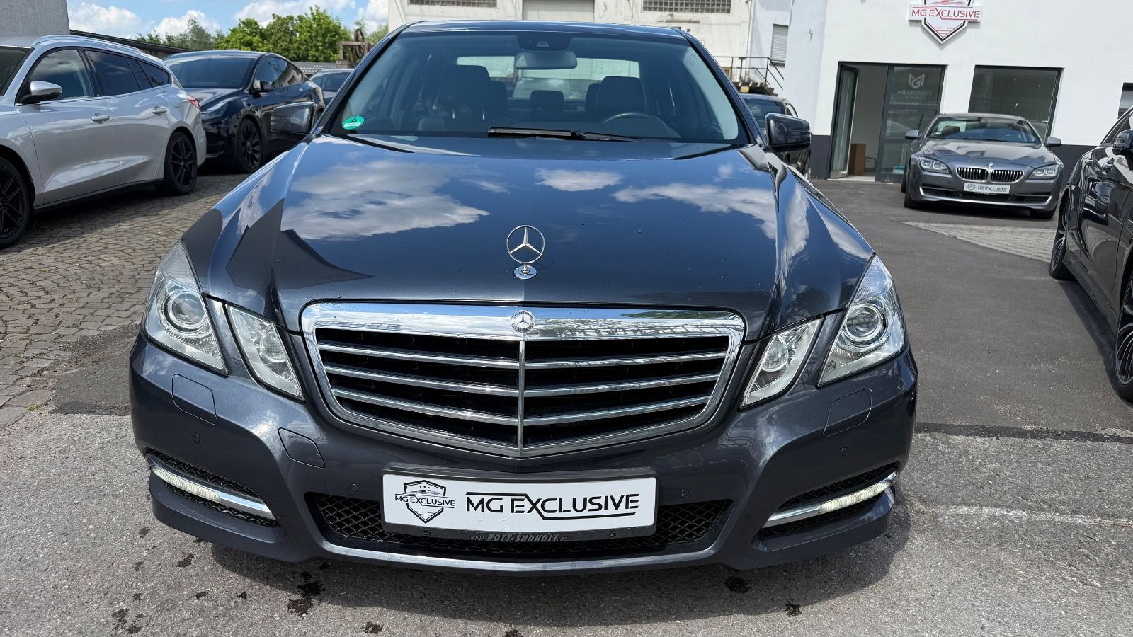 Fahrzeugabbildung Mercedes-Benz E 300 E Limousine E 300 BlueTec Hybrid