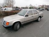 Mercedes-Benz E 230