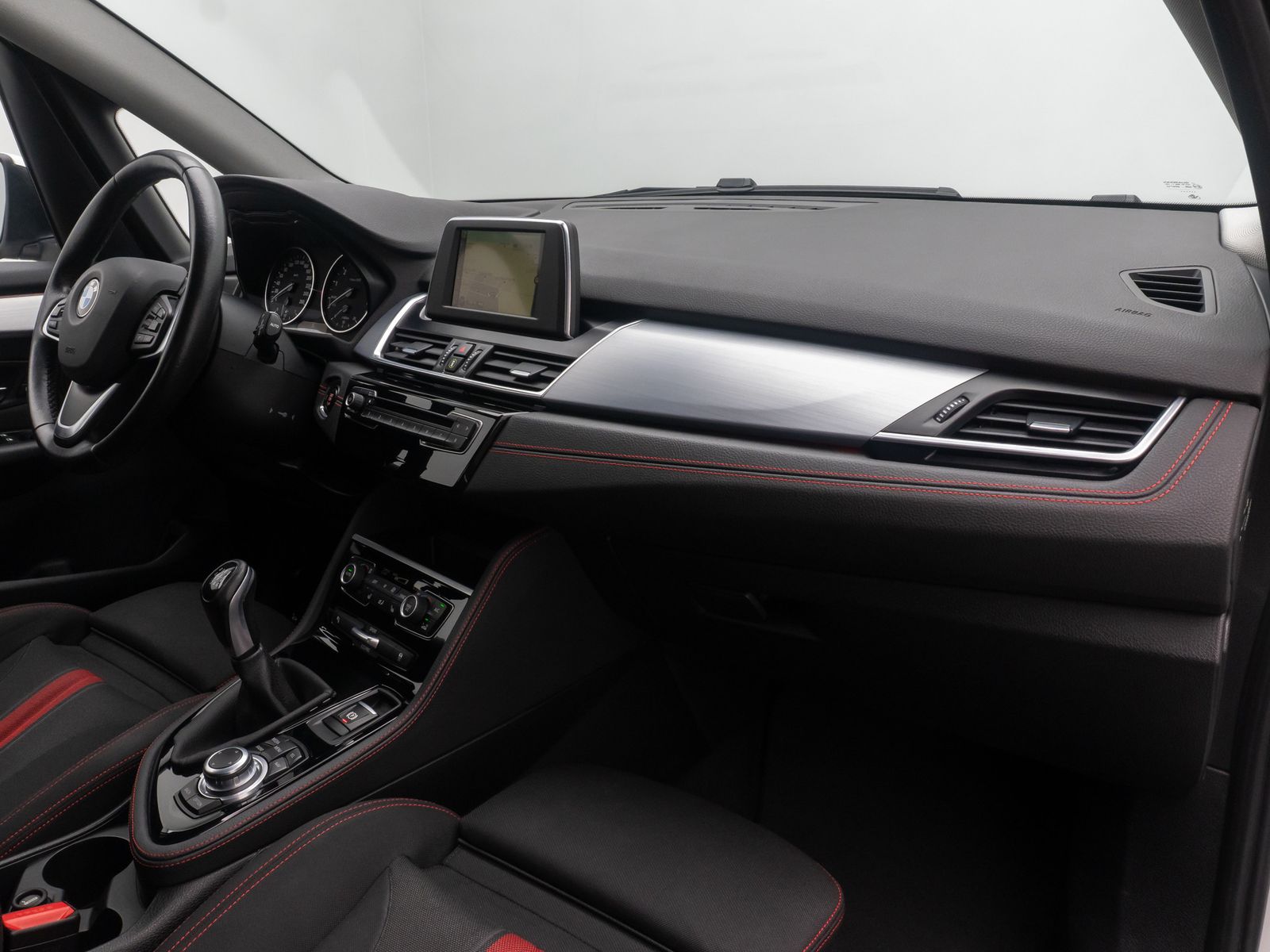 Fahrzeugabbildung BMW 218i Active Tourer Sport Line ParkAssis Navi LED