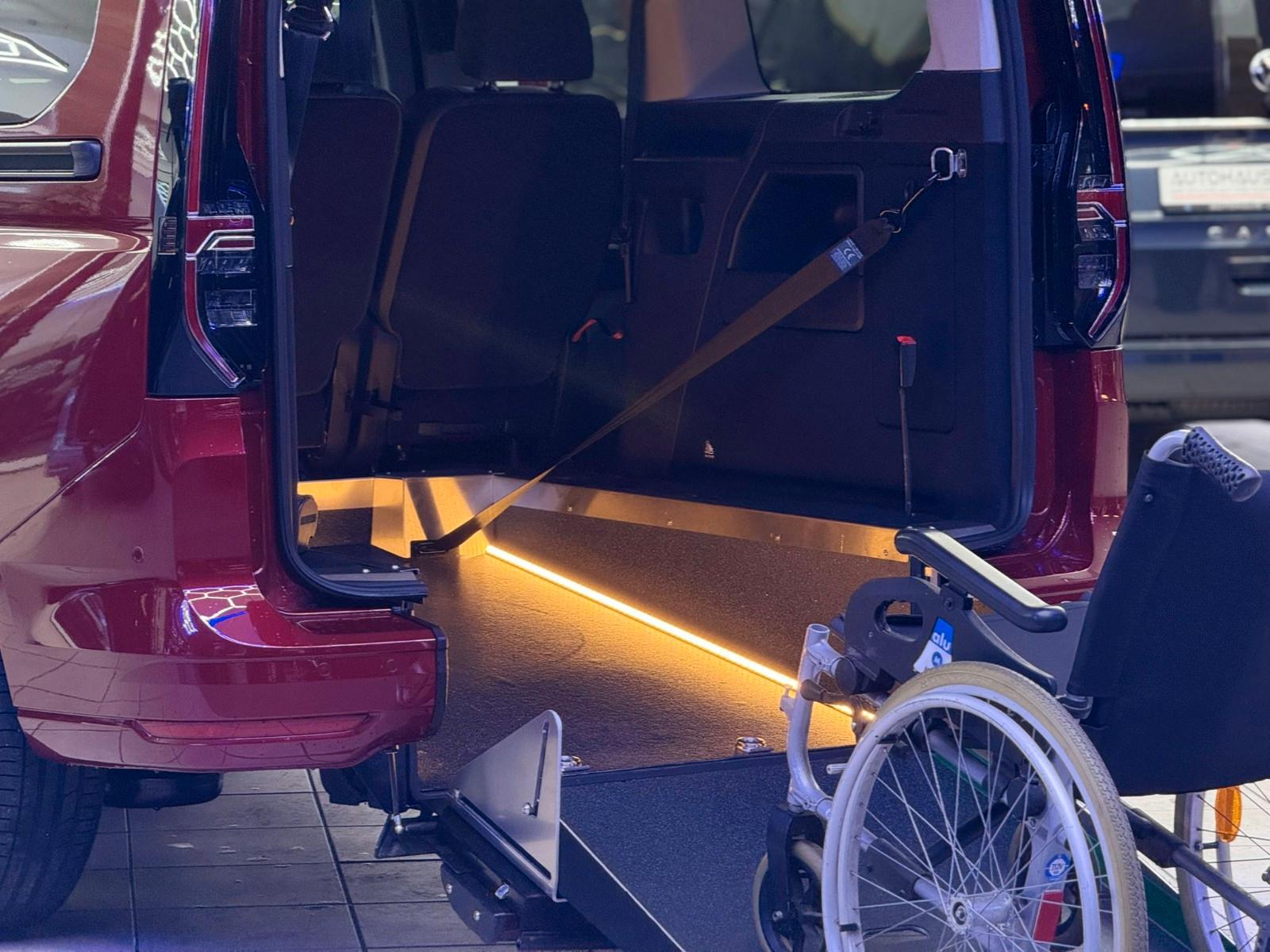 Volkswagen Caddy Style Maxi-DSG-Behindertengerecht-Rampe