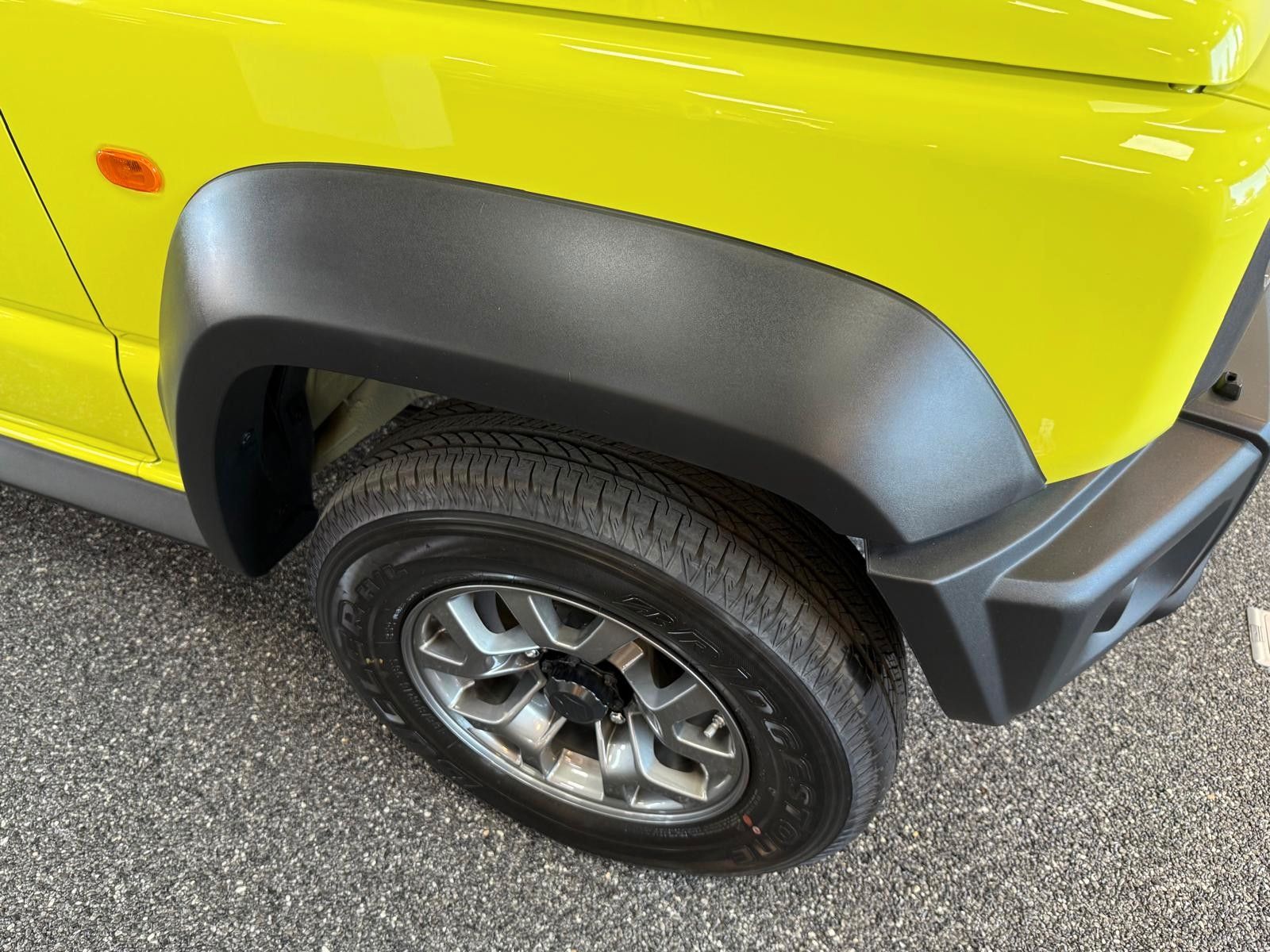 Fahrzeugabbildung Suzuki Jimmy GLX 4-TÜRER AUTOMATIK