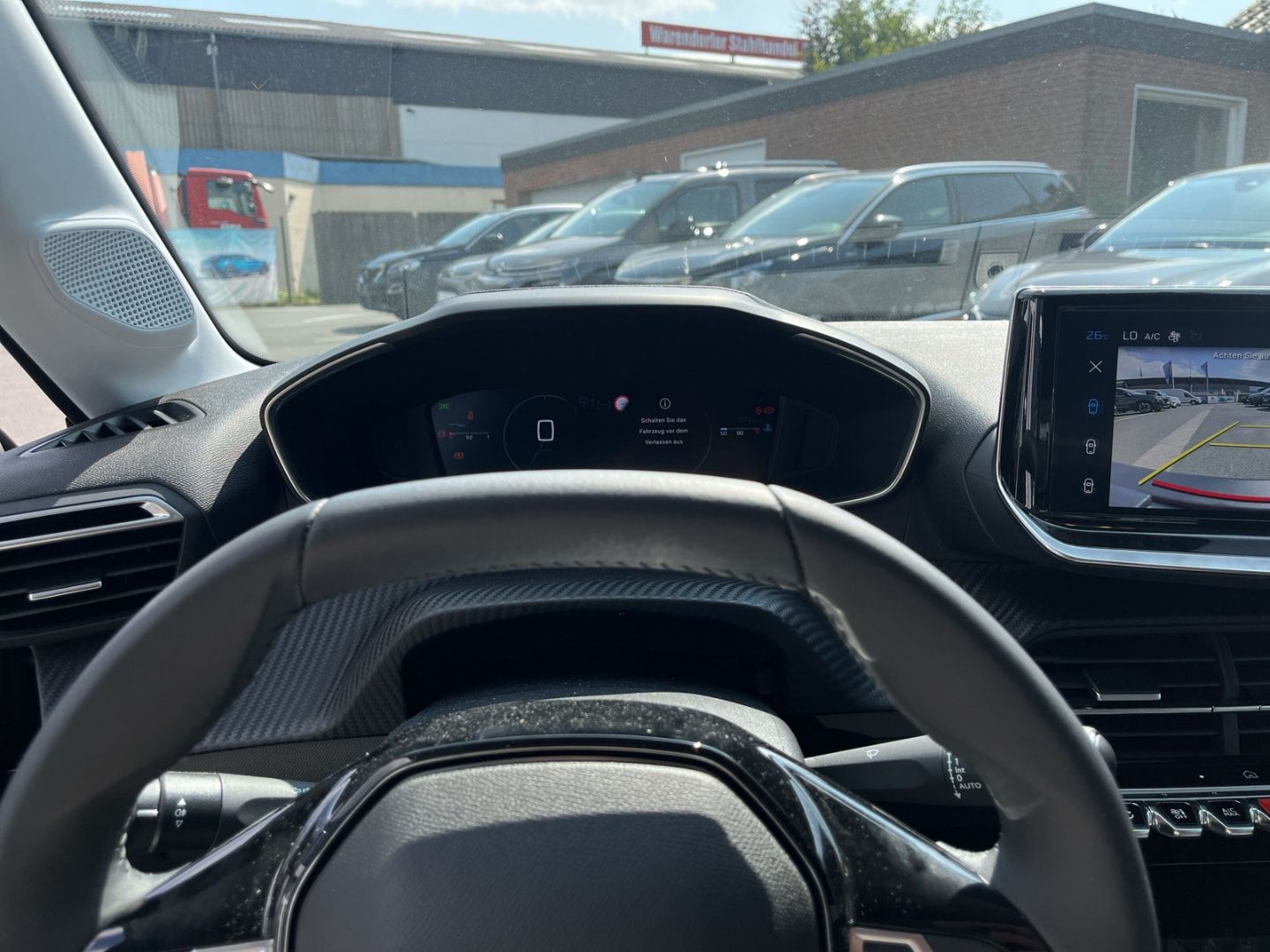 Fahrzeugabbildung Peugeot 208 1.2 EU6d Allure PureTech 100 Navi 360 Kamera