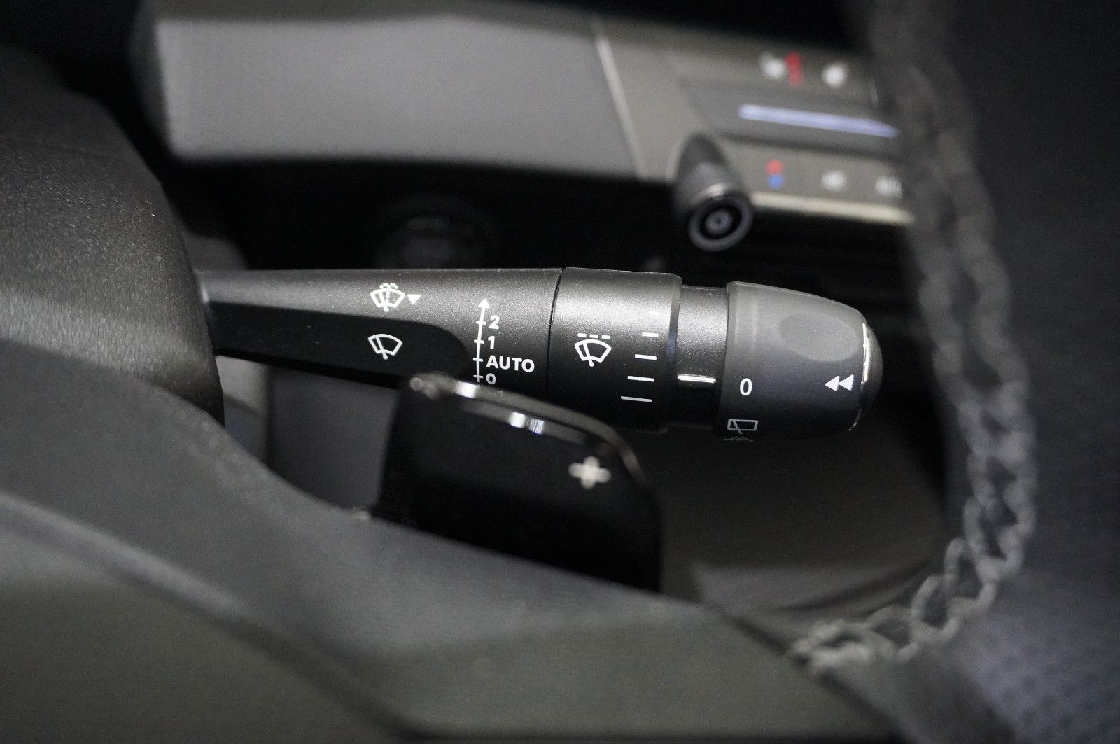 Fahrzeugabbildung Opel Astra L ST 1.2T GS SPORT NAVI/LED/360°/SPORT/DAB