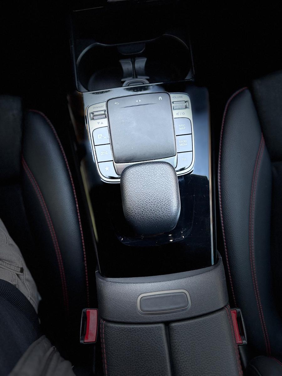 Mercedes-Benz A 250 4M*AMG*LED-NIGHT-CARPLAY*PDC*SPURA*SHZ