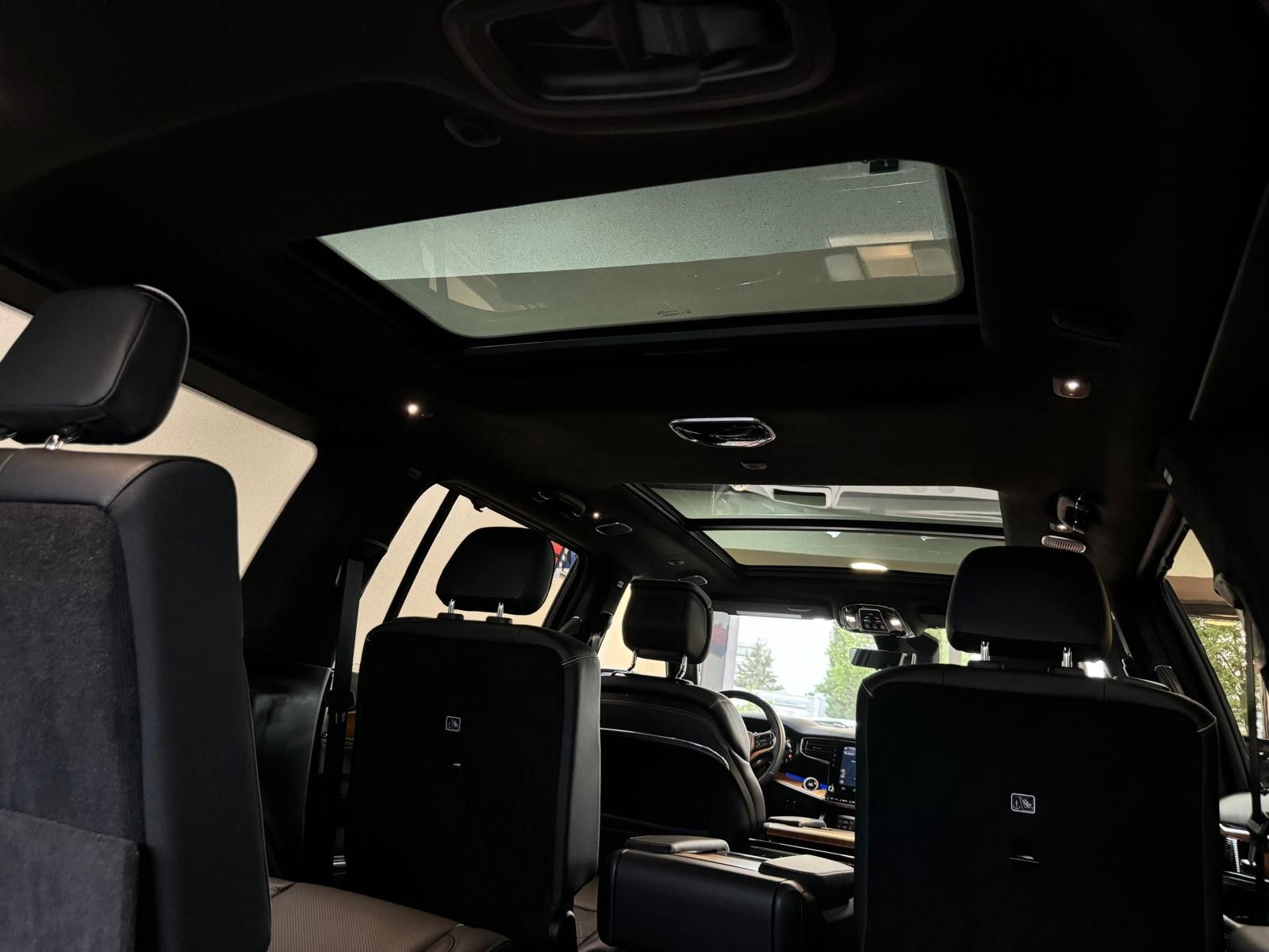 Fahrzeugabbildung Jeep GRAND WAGONEER SER. III BLACK LINE-24"6.4L V-8 .