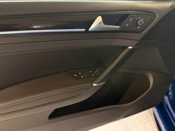 Volkswagen Golf - 10
