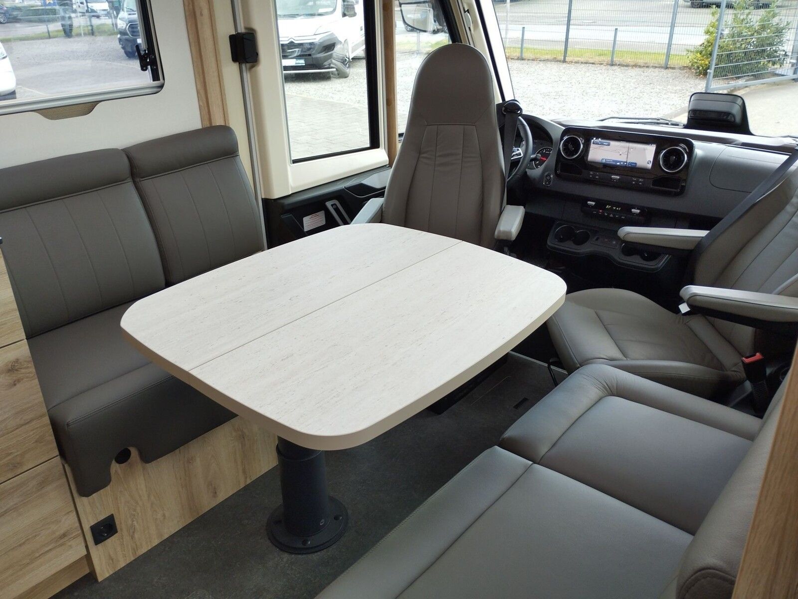 Fahrzeugabbildung Eura Mobil Integra Line IL726QF