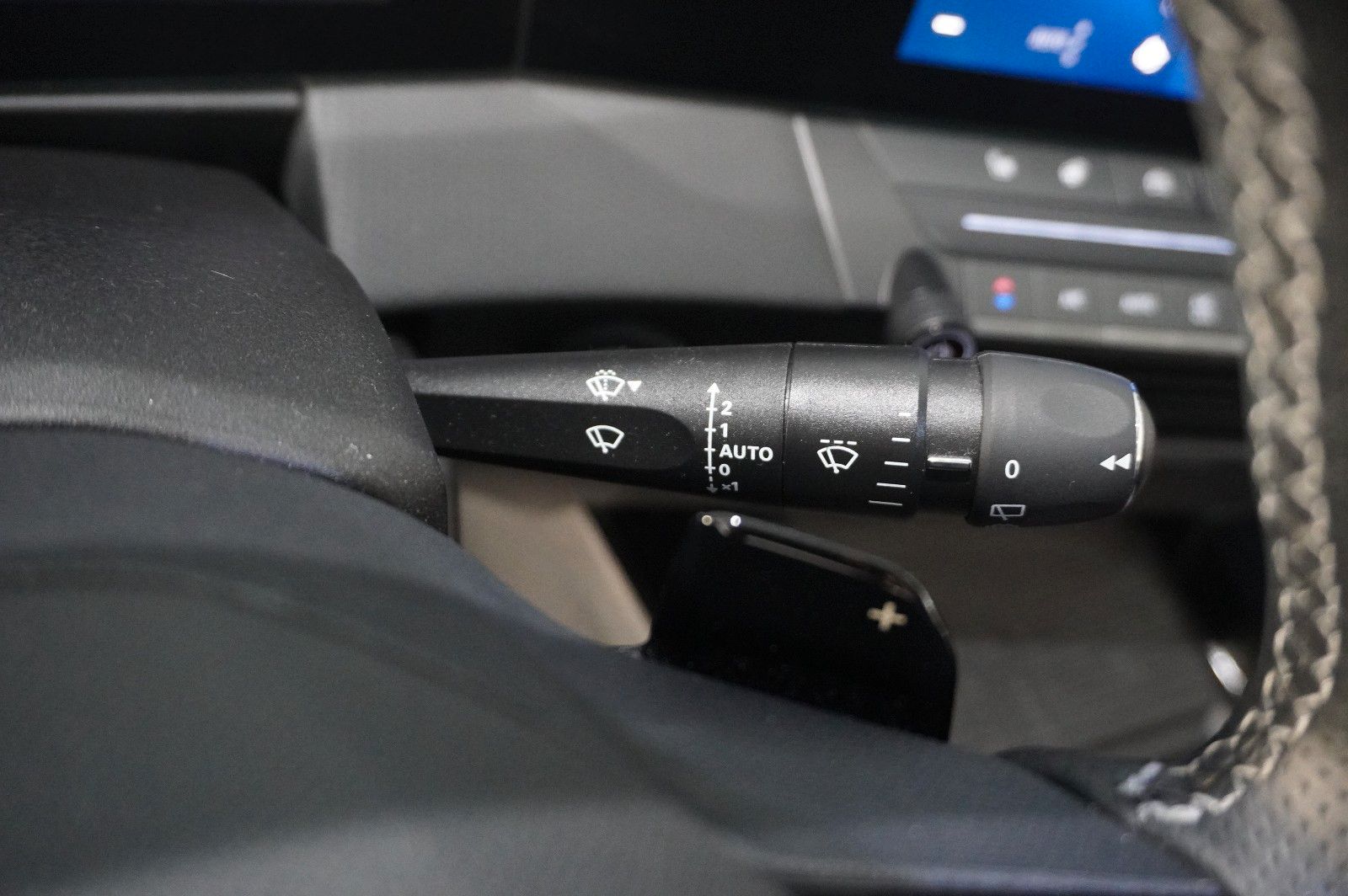 Fahrzeugabbildung Opel Astra L Lim. 1.6 HYBRID ELEGANCE NAVI/KAMERA/AHK