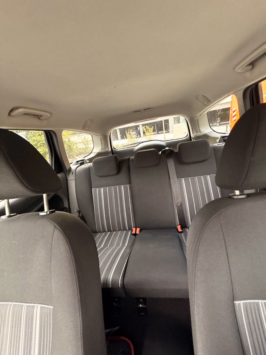 Ford Focus 2009 — photo 12
