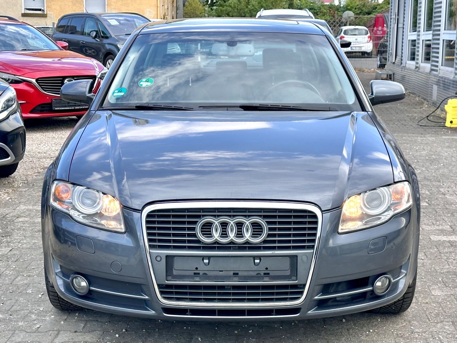 Fahrzeugabbildung Audi A4 163 PS Limousine *PDC+Automatik+Schiebedach*