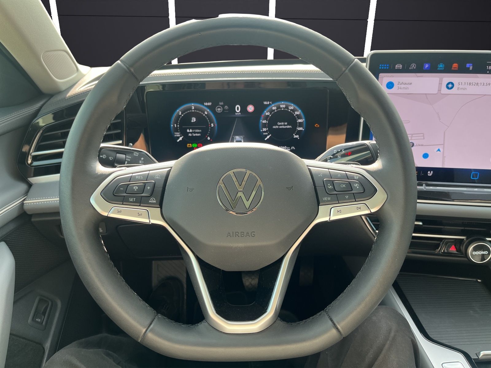 Fahrzeugabbildung Volkswagen Passat 2.0 TDI Elegance DSG LED ACC 18" AHK Lede