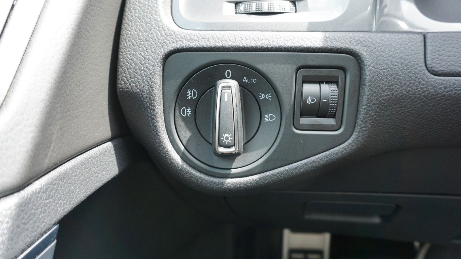 Fahrzeugabbildung Volkswagen Golf VII Alltrack, Variant, BMT, 4M,T.Leder,Navi