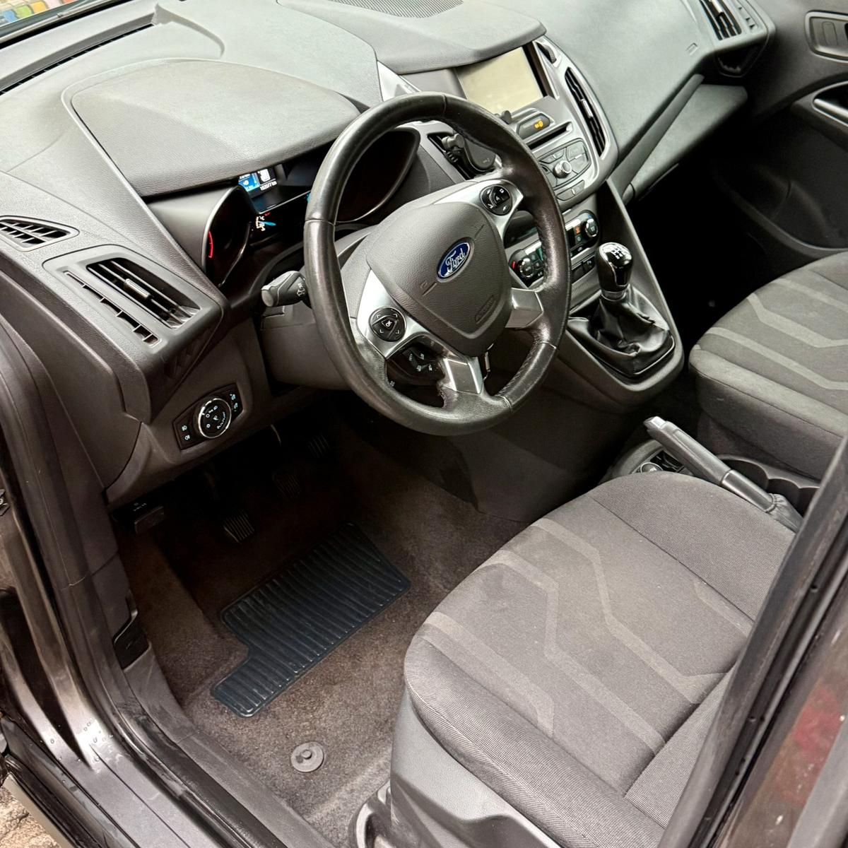 Ford Transit Connect L2 | Micro-Camper + Familie