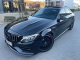 Mercedes-Benz Mercedes-AMG C 63  PANO CARBON PAKET KEYLESS GO - Mercedes-Benz C 63 AMG aus 2015