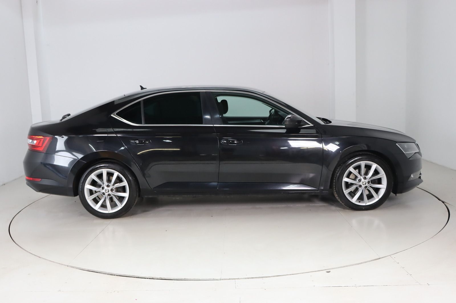 Fahrzeugabbildung SKODA Superb III Style 2.0 TDI DSG 1. Hand * Memory *