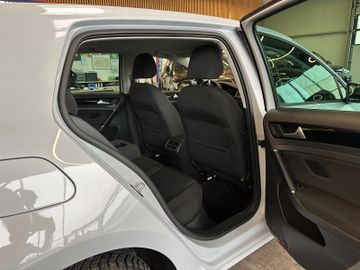 Volkswagen Golf VII Lim. *ACC*NAV*KLIMA*PDC*KAM*SZHZ*
