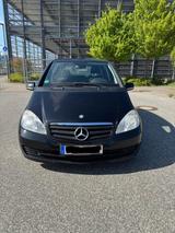 Mercedes-Benz A 160 A A 160 5-türig - Mercedes-Benz A 160 mit Benzin-Antrieb