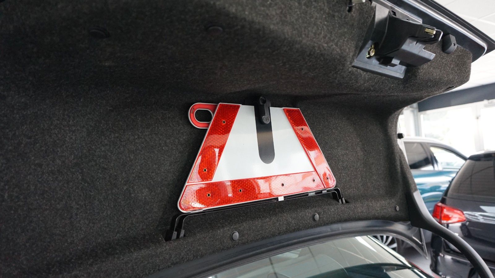 Fahrzeugabbildung Mercedes-Benz C 36 AMG aus deutscher Sammlung.