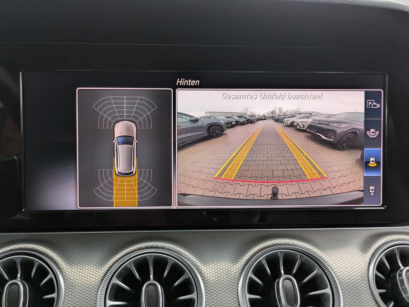 Fahrzeugabbildung Mercedes-Benz E 300 de AMG Night AVANTGARDE AHK*LED*BURMESTER