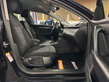 MYAUTOCENTER – Gebraucht- und Jahreswagen mit Werkstattservice in Pfaffenhofen Volkswagen Passat Variant Comfortline BlueMotion *AHK*Klima