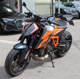 KTM 1290 SUPER DUKE R PARI AL NUOVO TERMINALE AK - KTM ROT