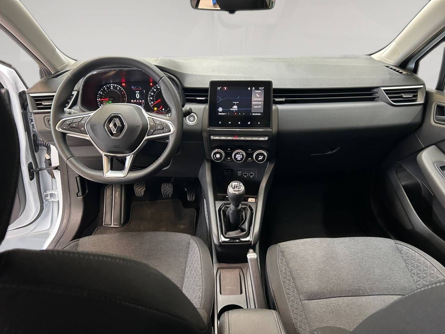 Fahrzeugabbildung Renault CLIO BUSINESS EDITION TCe 90 (MY21)