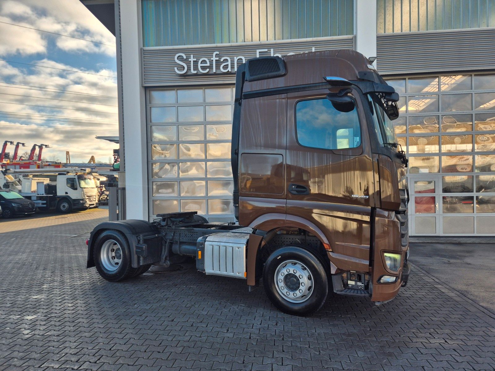 Fahrzeugabbildung Mercedes-Benz Actros 1848 LS Öl-Retarder Standklima BigSpace