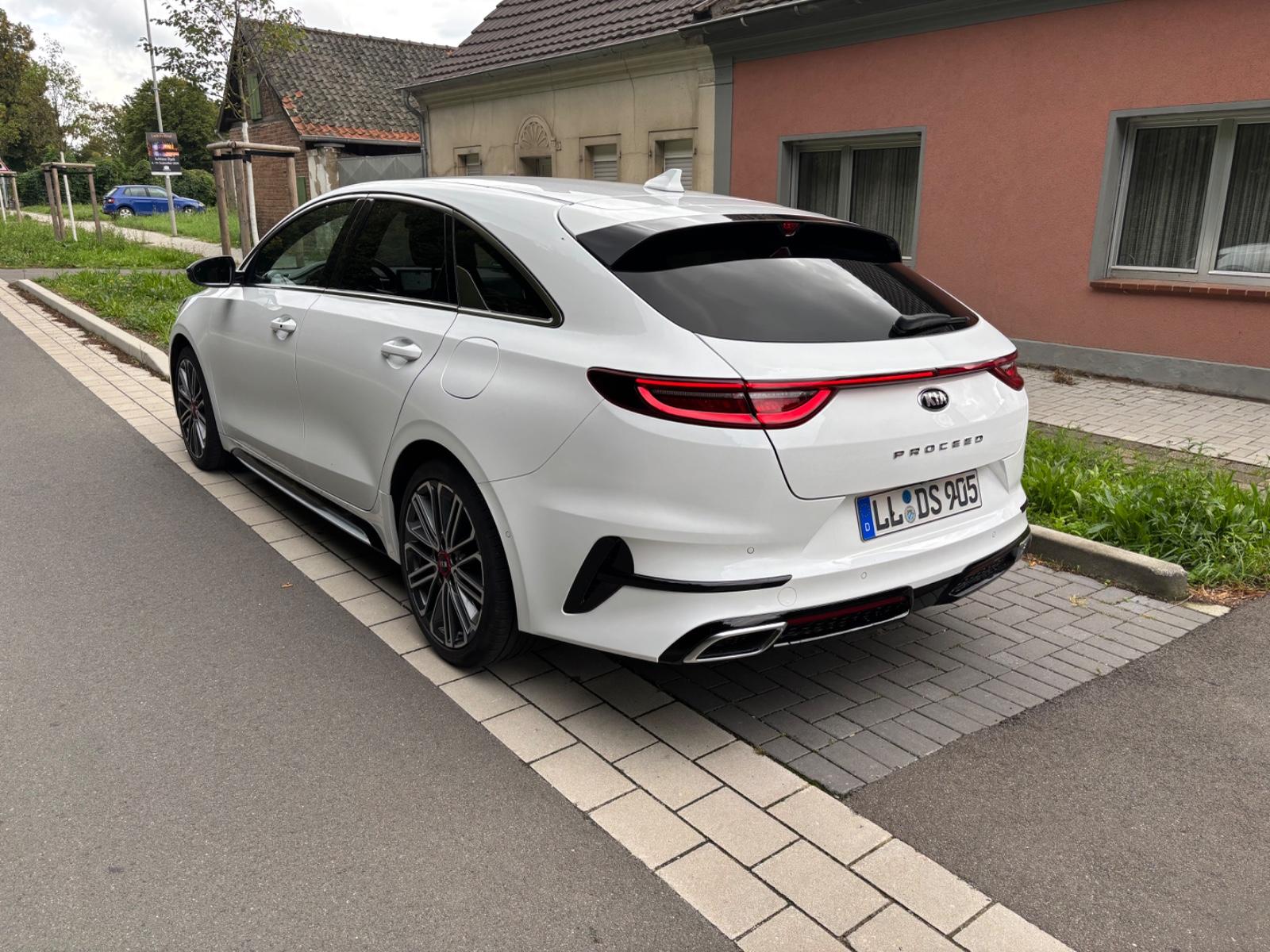 Kia ProCeed 1.6 CRDi Hybrid/AHK/Soundsystem/Navi