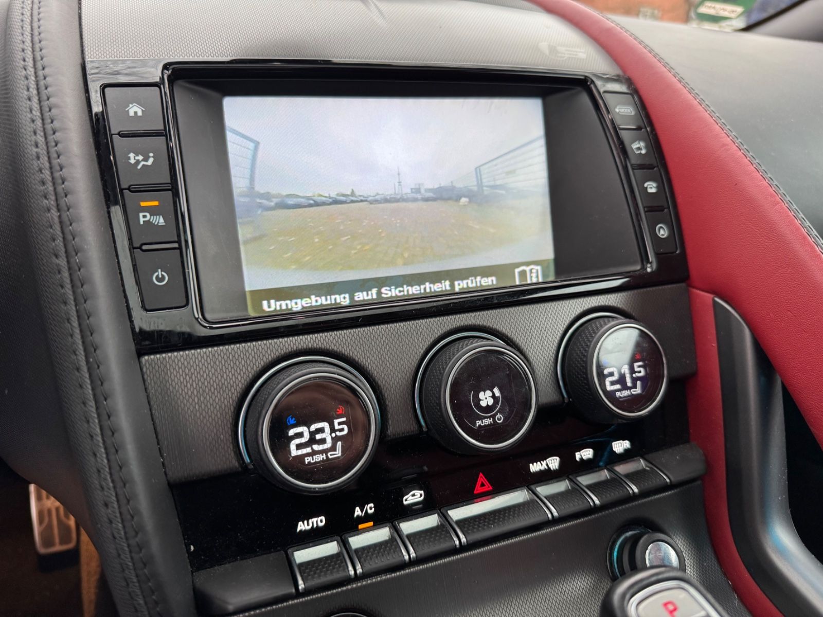 Fahrzeugabbildung Jaguar F-Type*PANO*CAM*XENON*MEMORY*LEDER