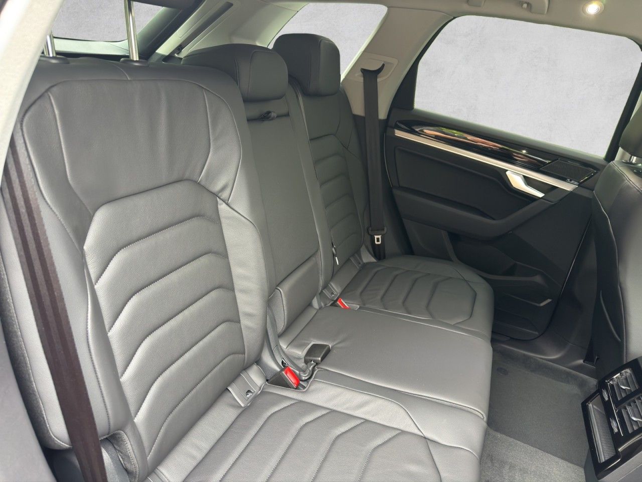 Fahrzeugabbildung Volkswagen Touareg 3.0 TDI Leder Navi 4Motion ACC uvm