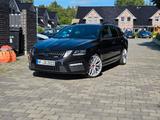Skoda Octavia 2.0 TSI DSG RS60 Combi RS60 - Skoda Octavia RS60 mit Benzin-Antrieb