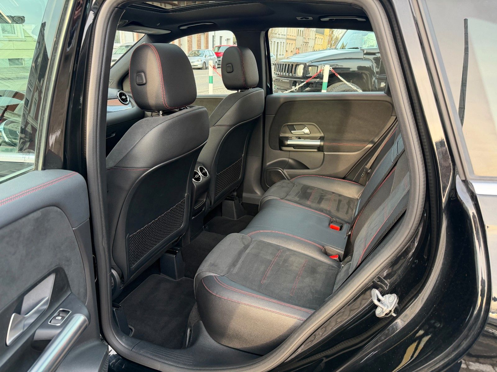 Fahrzeugabbildung Mercedes-Benz B 180 AMG LINE PANO NAVI KAMERA MBUX LED AHK