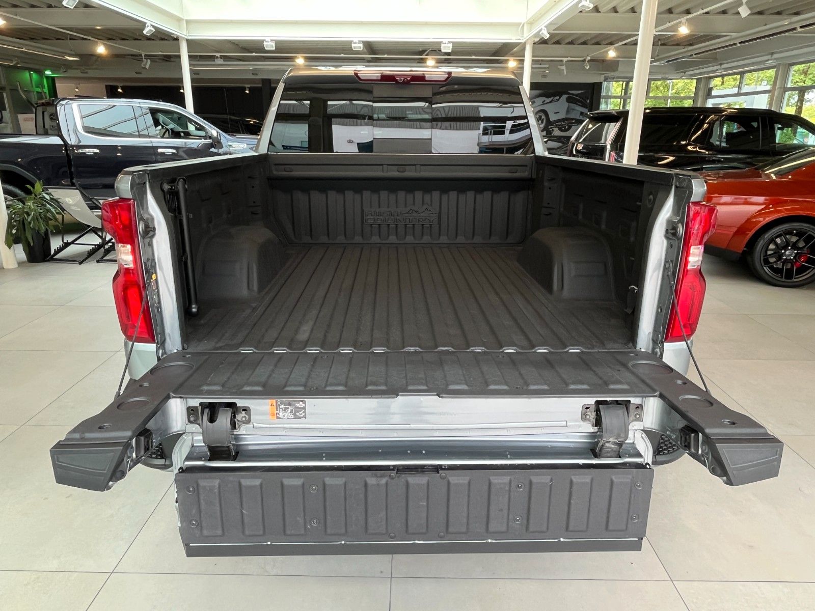 Fahrzeugabbildung Chevrolet Silverado 6.2 V8 High Country Black Package