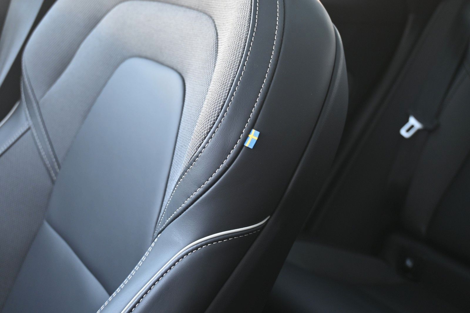 Fahrzeugabbildung Volvo XC60 T8 RC AWD Ultra Black Edition*360*Facelift