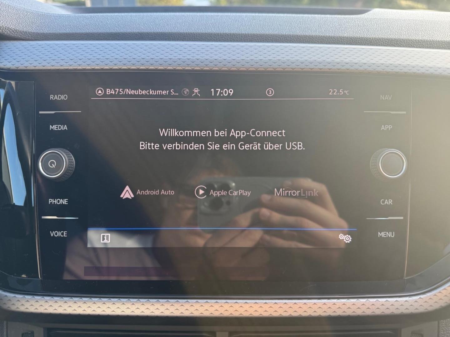 Volkswagen T-Cross Active 1.0 TSI Navi Sitzh. 2x PDC