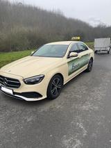 Mercedes-Benz E 220 d Autom. - - Mercedes-Benz E 220: Beige