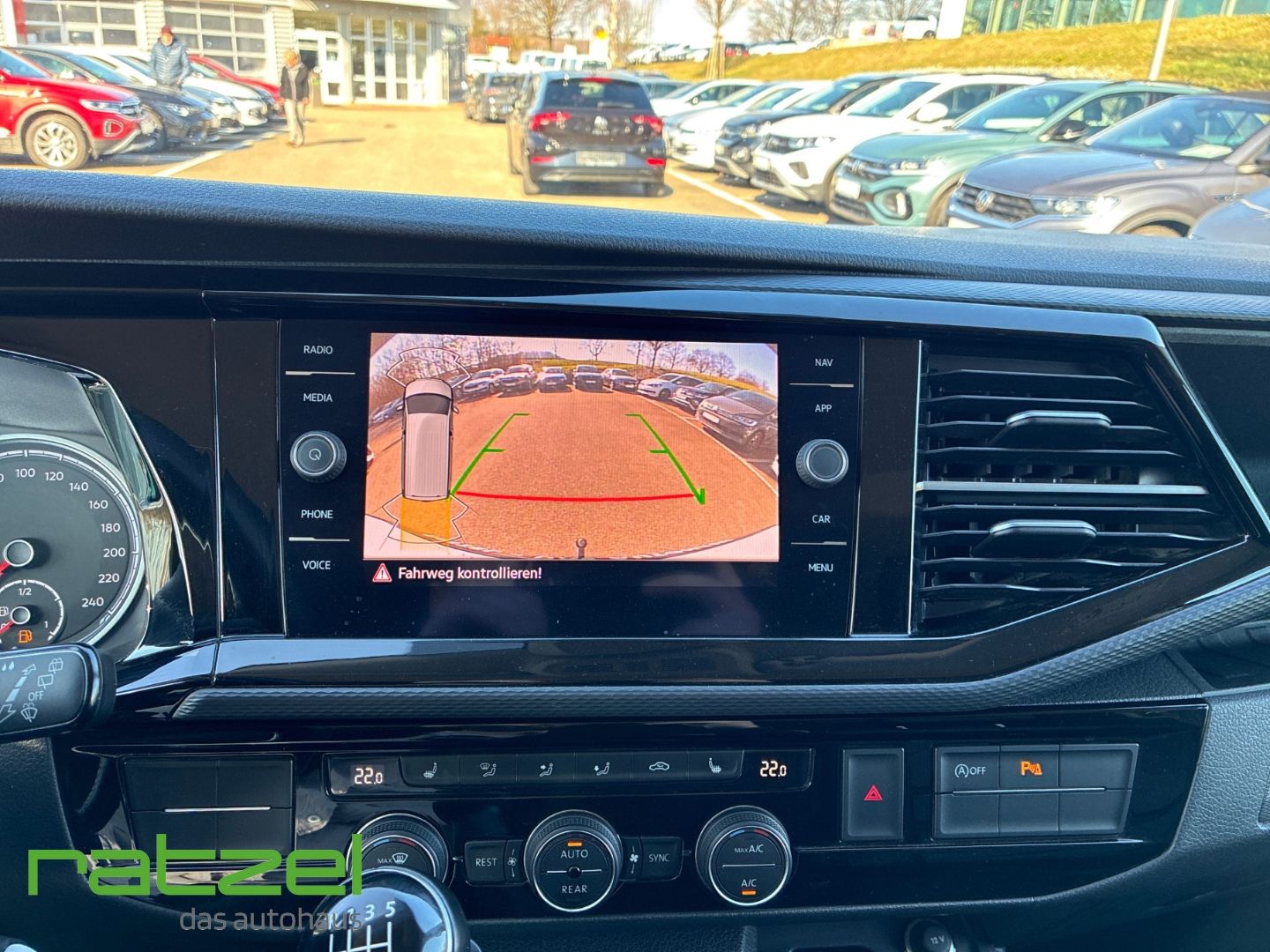 Fahrzeugabbildung Volkswagen T6.1 Multivan Generation Six TDI Navi AHK Leder