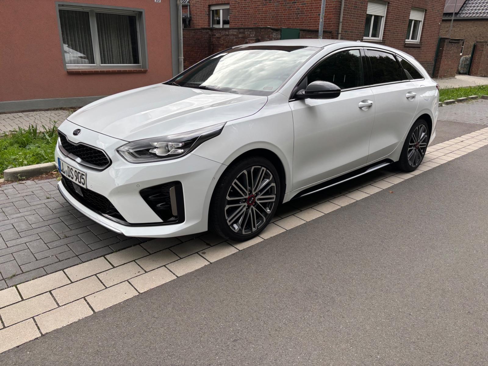 Kia ProCeed 1.6 CRDi Hybrid/AHK/Soundsystem/Navi