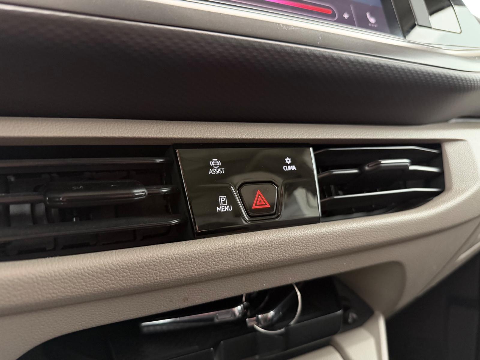 Volkswagen T7 Multivan 1.5 TSI*7.STZ*LED-AHK-R.KAM-TEMPOMAT