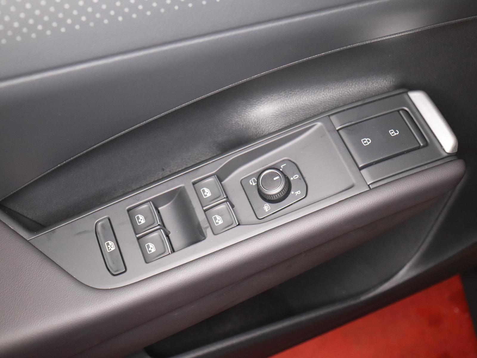 Volkswagen T-Roc R-Line 1.5eTSI DSG 299,-ohne Anzahlung ACC, миниатюра 12