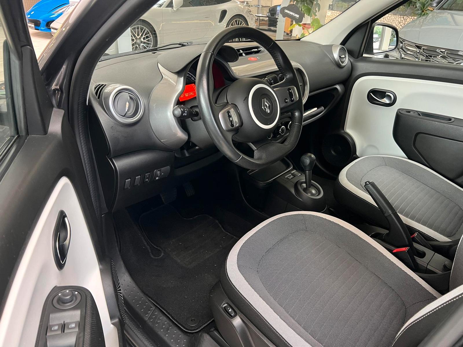 Renault Twingo AUTOMATIK|ALLWETTER|SCHECKHEFT|PARKSENSOR