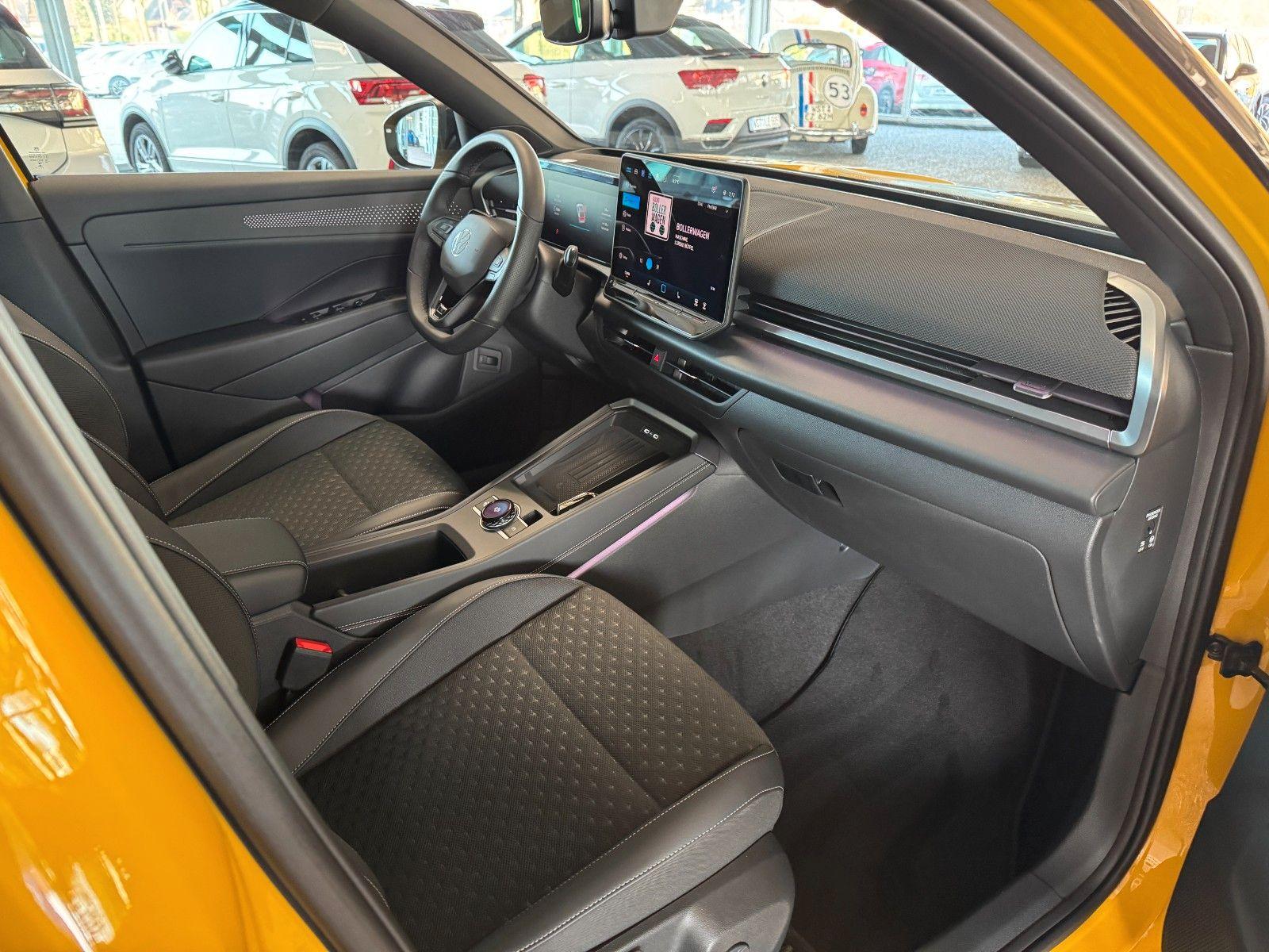 Volkswagen T-Roc R-Line Black Style DSG | Pano | AHK | ACC