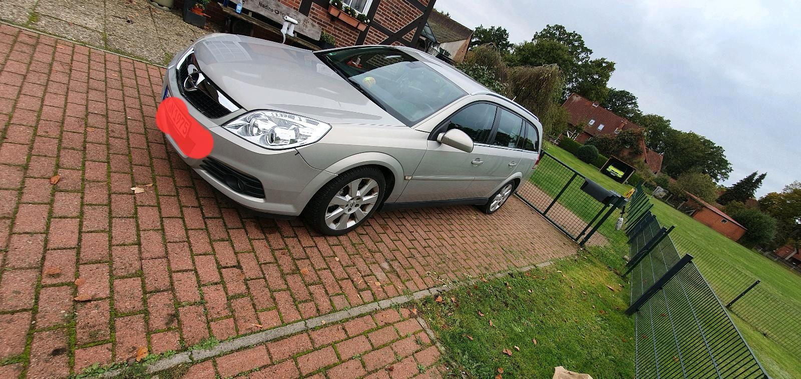 Opel Vectra 2006 — rear view